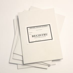 Registru de evidenta a documentelor scolare. Coperta carton subtire (duplex), culoare alba